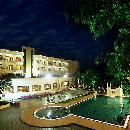 Pluz Resort Silvassa Exteriér fotografie