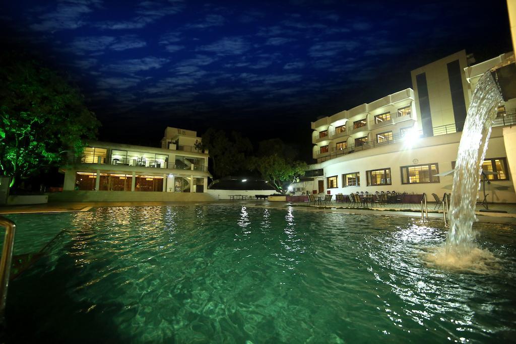 Pluz Resort Silvassa Exteriér fotografie